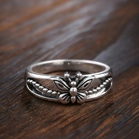 Silver Butterfly Ring - Picture 6 of 6